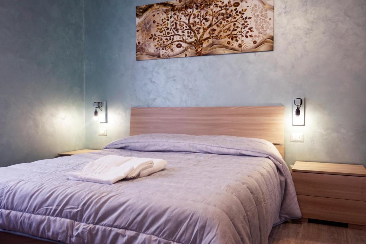 Roma Tourist Lease Hotel Ачилия Екстериор снимка