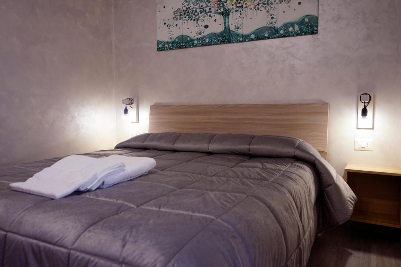 Roma Tourist Lease Hotel Ачилия Екстериор снимка
