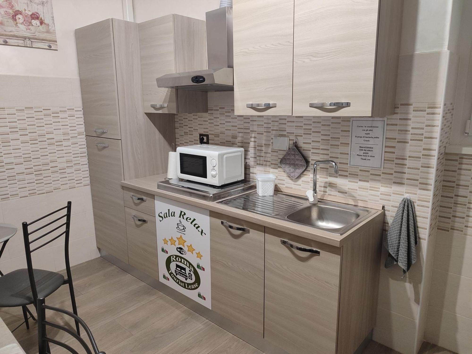 Roma Tourist Lease Hotel Ачилия Екстериор снимка